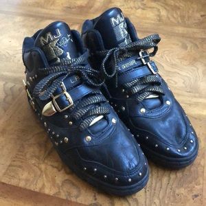 -On Hold- Michael Jackson LA Gear